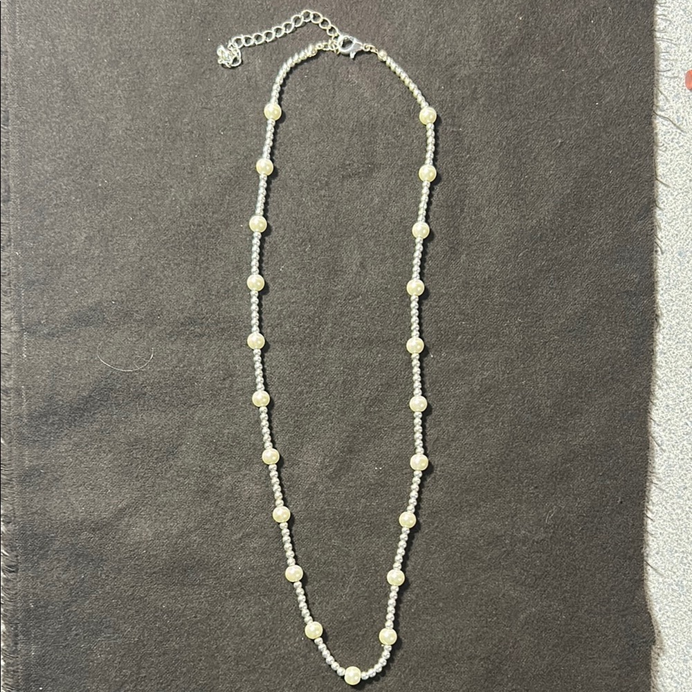 Elegant Pearl and Silver Necklace